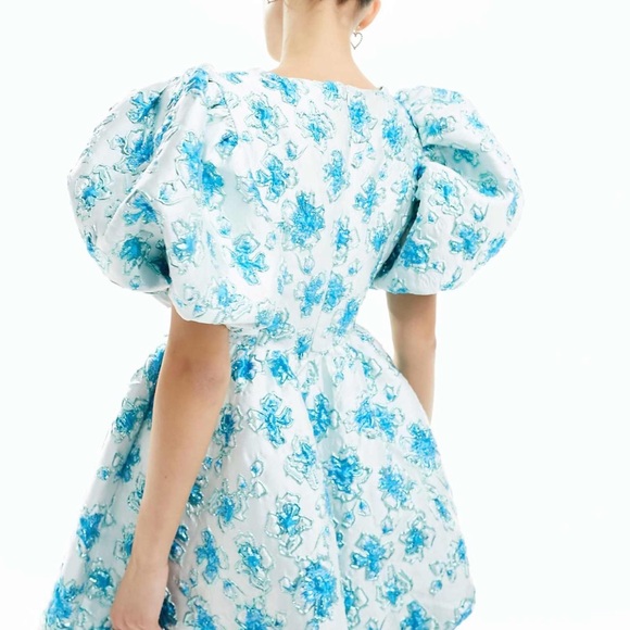 Floral Blue and White Puff Sleeve Dress - Picture 2 of 4
